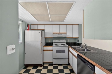 Opportunity awaits in this 2BR/2BA condo in the desirable on Shadowmoss Plantation Golf Club in South Carolina - for sale on GolfHomes.com, golf home, golf lot