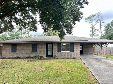 Come see this well maintained, brick home on a shady lot near on Frasch Park Golf Course in Louisiana - for sale on GolfHomes.com, golf home, golf lot