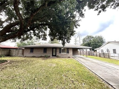 Come see this well maintained, brick home on a shady lot near on Frasch Park Golf Course in Louisiana - for sale on GolfHomes.com, golf home, golf lot