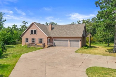 Lake Arrowhead Lake Access Home. 4.56 Acres! Perfect property on Lake Arrowhead Golf Course - The Lakes in Wisconsin - for sale on GolfHomes.com, golf home, golf lot