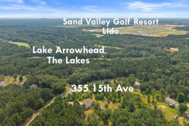 Lake Arrowhead Lake Access Home. 4.56 Acres! Perfect property on Lake Arrowhead Golf Course - The Lakes in Wisconsin - for sale on GolfHomes.com, golf home, golf lot