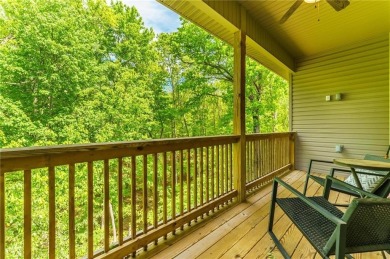 Enjoy the best of Bella Vista with this home conveniently on Bella Vista - Metfield Golf Complex and Country Club in Arkansas - for sale on GolfHomes.com, golf home, golf lot
