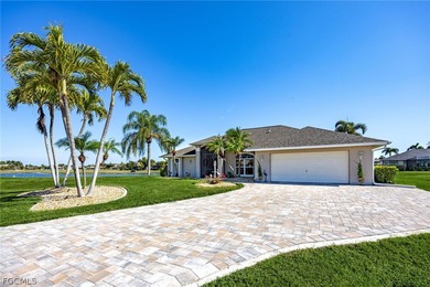 Experience the ultimate Florida lifestyle in this meticulously on Royal Tee Country Club in Florida - for sale on GolfHomes.com, golf home, golf lot