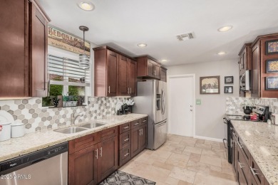 STUNNING CUSTOM COCHISE Floor Plan w/ GOLF CART GARAGE in the on Oakwood Golf Club  in Arizona - for sale on GolfHomes.com, golf home, golf lot