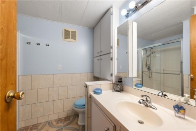 This 2-bedroom, 1.5-bath manufactured home is nestled in a on Howling Trails Golf  in Texas - for sale on GolfHomes.com, golf home, golf lot