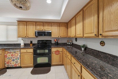 Immaculately maintained 2BR, 2BA Extended Shawnee model in the on Cottonwood Country Club in Arizona - for sale on GolfHomes.com, golf home, golf lot