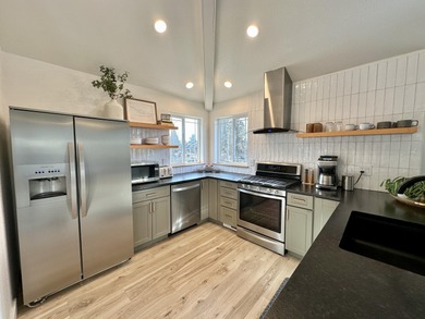 One of a kind townhome with great water and mountain views.  The on Running Y Ranch Resort in Oregon - for sale on GolfHomes.com, golf home, golf lot