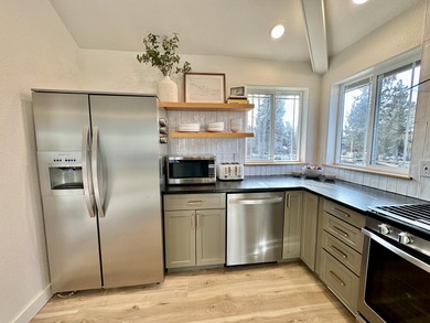 One of a kind townhome with great water and mountain views.  The on Running Y Ranch Resort in Oregon - for sale on GolfHomes.com, golf home, golf lot