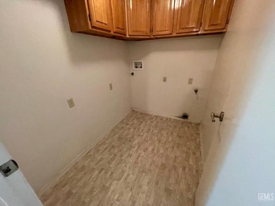 Spacious 3 bedroom home on Sundale Golf Course with two car on Sundale Country Club in California - for sale on GolfHomes.com, golf home, golf lot