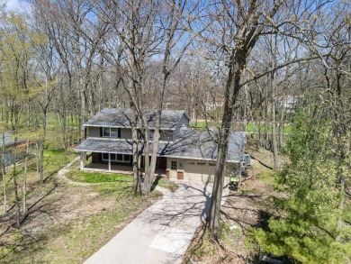 Incredible opportunity in this 4 bed, 2.5 bath 2 story on the on High Cliff Golf Course in Wisconsin - for sale on GolfHomes.com, golf home, golf lot