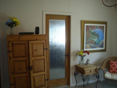 This well-maintained Triple wide manufactured home 3-bedroom 2 on The Club At Shenandoah Springs in California - for sale on GolfHomes.com, golf home, golf lot