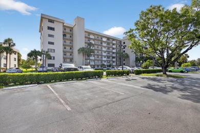 TURNKEY & FULLY FURNISHED! This rarely available top-floor on Deer Creek Golf Club in Florida - for sale on GolfHomes.com, golf home, golf lot