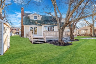 Welcome Home to your newly renovated waterfront oasis nestled on Bergen Point Golf Course in New York - for sale on GolfHomes.com, golf home, golf lot