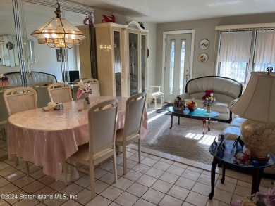 Discover this charming one-bedroom, one-bath apartment featuring on Silver Lake Golf Course in New York - for sale on GolfHomes.com, golf home, golf lot