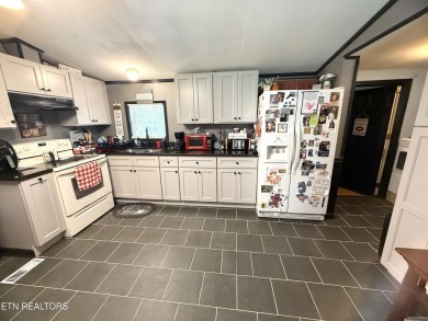Charming home in the Wilshire Heights neighborhood of Fairfield on Stonehenge Golf Course in Tennessee - for sale on GolfHomes.com, golf home, golf lot