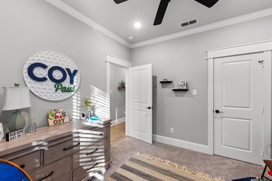 This inviting home welcomes you the moment you step through the on Hide-A-Way Lake Golf Course in Texas - for sale on GolfHomes.com, golf home, golf lot