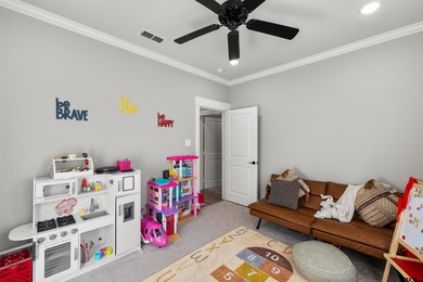 This inviting home welcomes you the moment you step through the on Hide-A-Way Lake Golf Course in Texas - for sale on GolfHomes.com, golf home, golf lot