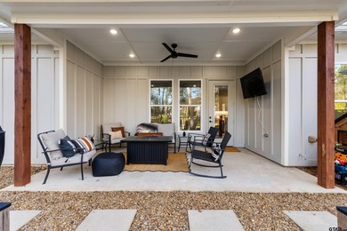 This inviting home welcomes you the moment you step through the on Hide-A-Way Lake Golf Course in Texas - for sale on GolfHomes.com, golf home, golf lot