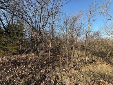 Great opportunity to own a building lot in the gated community on Linn Valley Lakes - Deer Trace Golf Course in Kansas - for sale on GolfHomes.com, golf home, golf lot