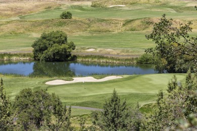 Check out this clean and turn key Running Y Townhome! on Running Y Ranch Resort in Oregon - for sale on GolfHomes.com, golf home, golf lot
