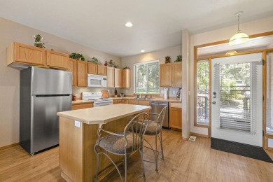 Check out this clean and turn key Running Y Townhome! on Running Y Ranch Resort in Oregon - for sale on GolfHomes.com, golf home, golf lot