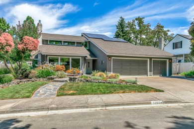 Welcome to one of the premier properties on the Rogue Valley on Rogue Valley Country Club in Oregon - for sale on GolfHomes.com, golf home, golf lot