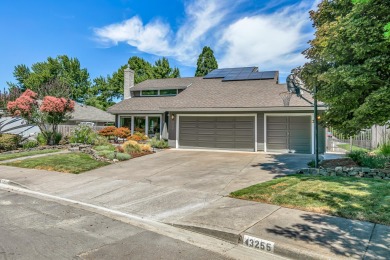 Welcome to one of the premier properties on the Rogue Valley on Rogue Valley Country Club in Oregon - for sale on GolfHomes.com, golf home, golf lot