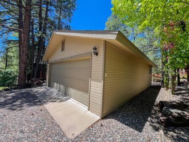 **FULLY FURNISHED*** 3 BD W/ BONUS ROOM THAT MAY BE USED AS A on Pinewood Country Club in Arizona - for sale on GolfHomes.com, golf home, golf lot