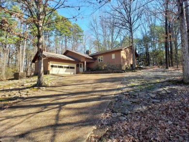 Come see this beautiful low maintenance home on three large lots on Mountain Ranch Golf Club in Arkansas - for sale on GolfHomes.com, golf home, golf lot