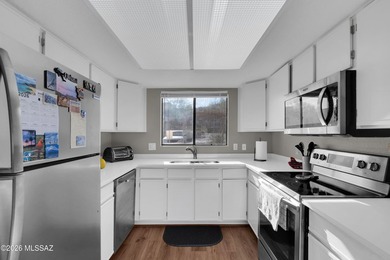 Beautiful quaint condo in the heart of the Foothills! on The Lodge at Ventana Canyon - Canyon  in Arizona - for sale on GolfHomes.com, golf home, golf lot