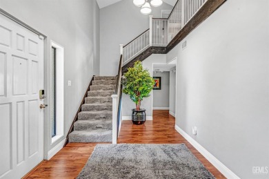 Take a look at this beautifully remodeled condo in a highly on Sundale Country Club in California - for sale on GolfHomes.com, golf home, golf lot