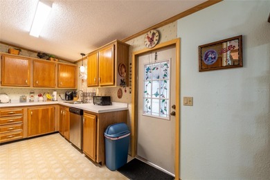 Welcome to this spacious 2-bedroom, 2-bath home located in a on Plantation Golf Club in Florida - for sale on GolfHomes.com, golf home, golf lot