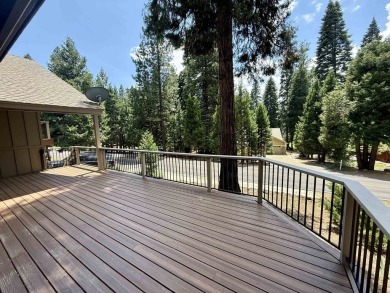 Immaculately maintained Lake Almanor Country Club home! This on Lake Almanor Country Club in California - for sale on GolfHomes.com, golf home, golf lot