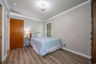 Welcome to 102 Country Club Dr., a beautifully updated 2-bedroom on Hot Springs Golf and Country Club in Arkansas - for sale on GolfHomes.com, golf home, golf lot