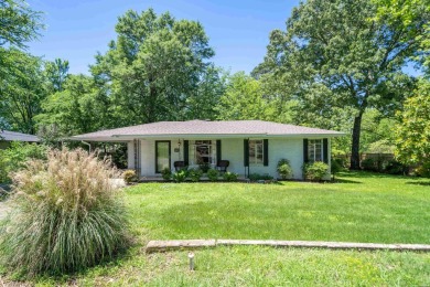 Welcome to 102 Country Club Dr., a beautifully updated 2-bedroom on Hot Springs Golf and Country Club in Arkansas - for sale on GolfHomes.com, golf home, golf lot