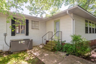 Welcome to 102 Country Club Dr., a beautifully updated 2-bedroom on Hot Springs Golf and Country Club in Arkansas - for sale on GolfHomes.com, golf home, golf lot
