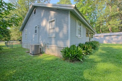 Charming 2-Bedroom, 1-Bath Home in Pendleton Harbor. This on Pendleton Harbor in Texas - for sale on GolfHomes.com, golf home, golf lot