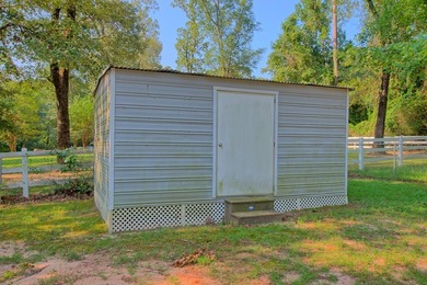 Charming 2-Bedroom, 1-Bath Home in Pendleton Harbor. This on Pendleton Harbor in Texas - for sale on GolfHomes.com, golf home, golf lot