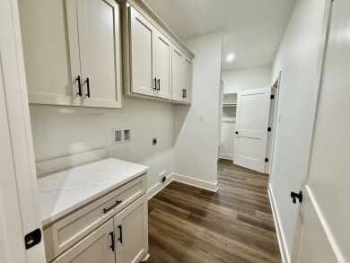 Escape to Beautiful Hot Springs Village, Arkansas!  3 Bed | 2.5 on Granada Golf Course in Arkansas - for sale on GolfHomes.com, golf home, golf lot