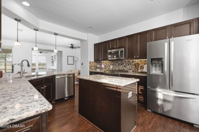 This immaculate 2-bedroom, 2-bath, 2-car garage Shea Built on Trilogy at Ocala Preserve in Florida - for sale on GolfHomes.com, golf home, golf lot