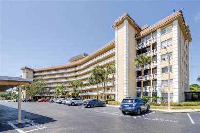 Beautiful Remodeled 2 bedroom, 2 bathroom,  condo with no age on Seminole Lake Country Club in Florida - for sale on GolfHomes.com, golf home, golf lot