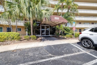 Beautiful Remodeled 2 bedroom, 2 bathroom,  condo with no age on Seminole Lake Country Club in Florida - for sale on GolfHomes.com, golf home, golf lot