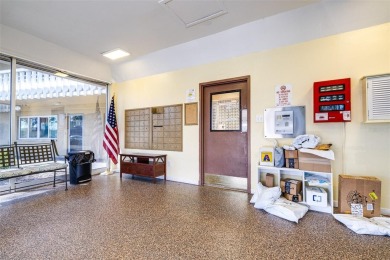 Beautiful Remodeled 2 bedroom, 2 bathroom,  condo with no age on Seminole Lake Country Club in Florida - for sale on GolfHomes.com, golf home, golf lot