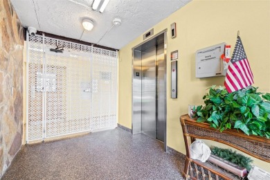 Beautiful Remodeled 2 bedroom, 2 bathroom,  condo with no age on Seminole Lake Country Club in Florida - for sale on GolfHomes.com, golf home, golf lot