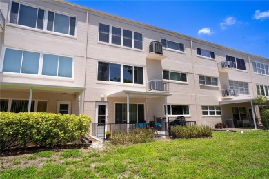 ** COME IN ** Welcome, make yourself at home in this 2 bedroom 2 on On Top Of The World Golf Course in Florida - for sale on GolfHomes.com, golf home, golf lot
