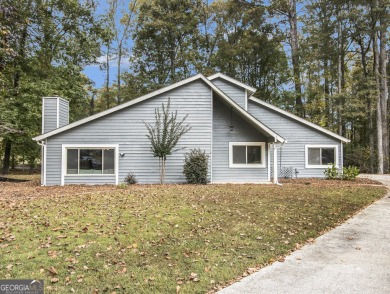 Perfectly located! This lovely home backs up to White Oak Golf on Canongate On White Oak Golf Course in Georgia - for sale on GolfHomes.com, golf home, golf lot