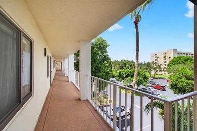 HUNTINGTON LAKES--ACTIVE ADULT COMMUNITY, 55+ community.Welcome on Marina Lakes Golf Course in Florida - for sale on GolfHomes.com, golf home, golf lot