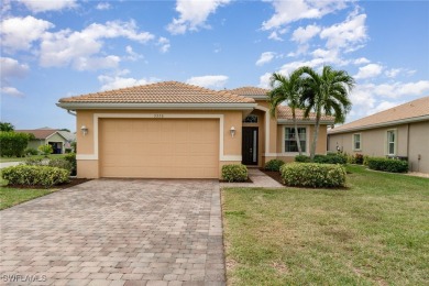 Incredible Value - Perfect for a full-time resident, investment on Herons Glen Golf and Country Club in Florida - for sale on GolfHomes.com, golf home, golf lot