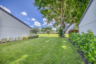 2020 NEW A/C and 2024 NEW ROOF! Beautifully appointed home in on  in Florida - for sale on GolfHomes.com, golf home, golf lot