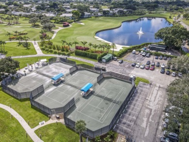2020 NEW A/C and 2024 NEW ROOF! Beautifully appointed home in on  in Florida - for sale on GolfHomes.com, golf home, golf lot